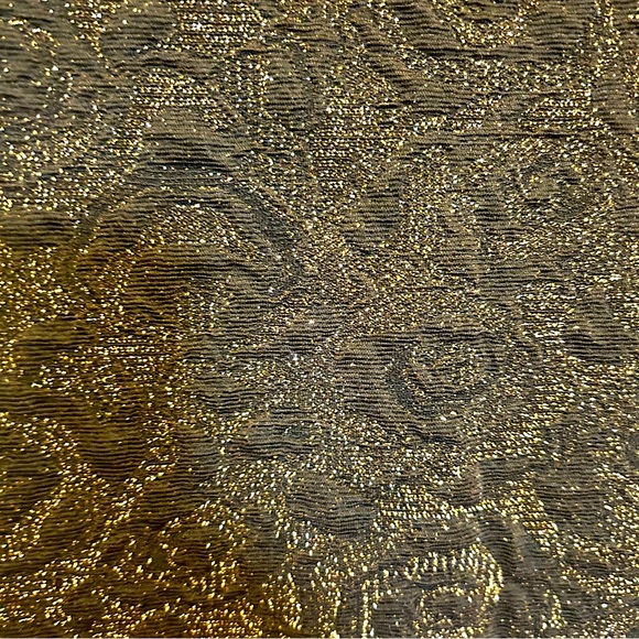 Black and golden top - Picture 4 of 4